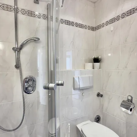 Meeresleuchten Mit Schwimmbad שיליג