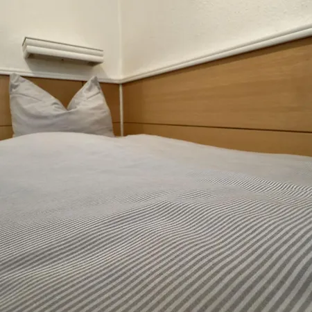 Meeresleuchten Mit Schwimmbad דירה