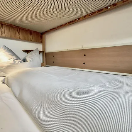 Meeresleuchten Mit Schwimmbad שיליג